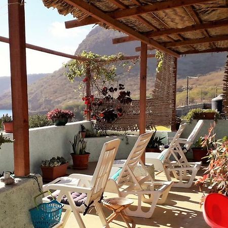 Residencial La Marea B&B Tarrafal タラファル エクステリア 写真