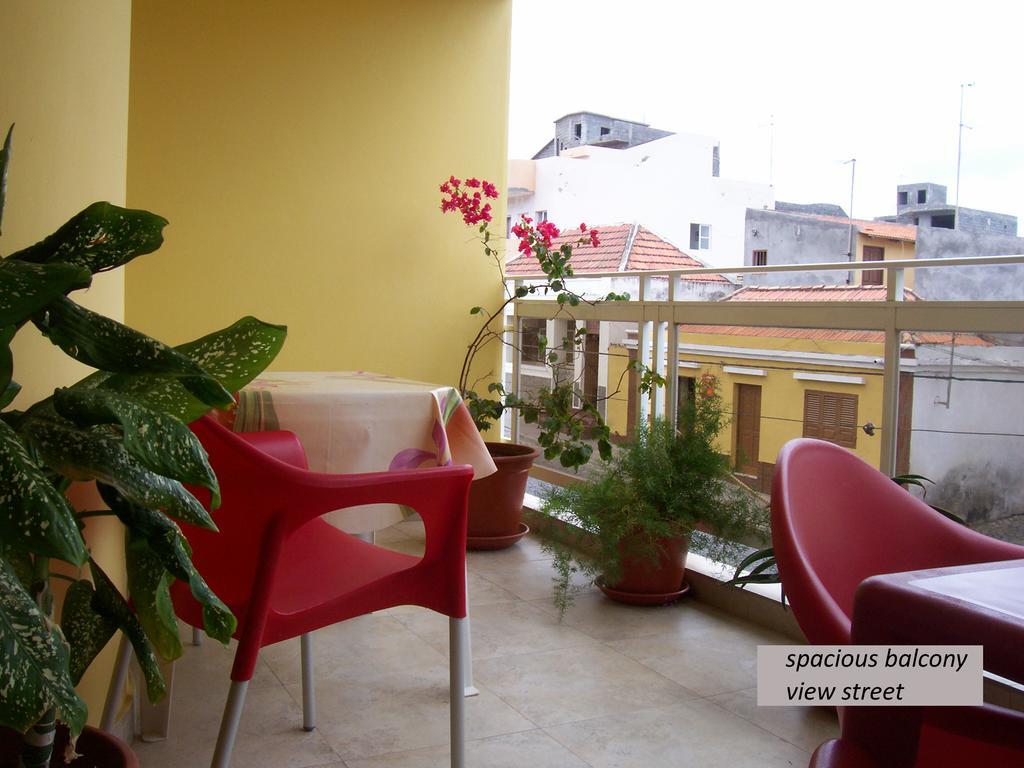 Residencial La Marea B&B Tarrafal タラファル エクステリア 写真