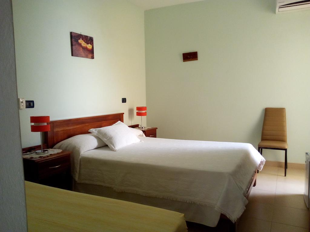 Residencial La Marea B&B Tarrafal タラファル エクステリア 写真